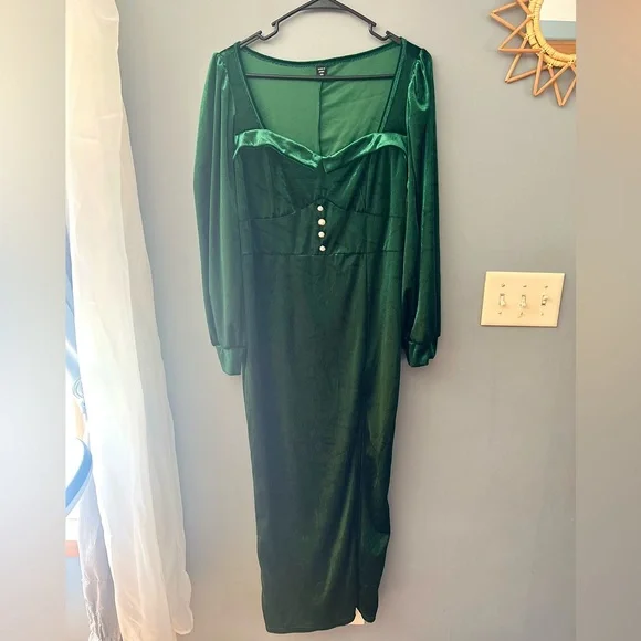 Shein Dresses | Vintage Velvet Green Dress Size 1xl | Color: Green | Size: 1x | Pm-64264568's Closet